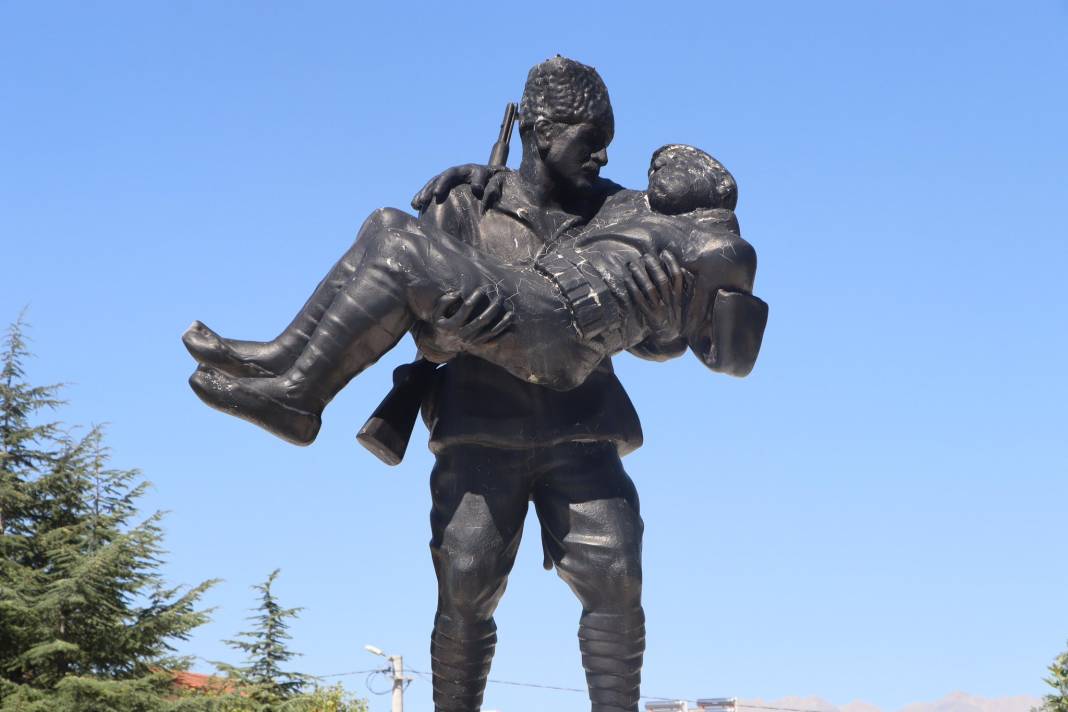 Konya'da vefalı torunlar, kahraman dedelerini unutmadı 9